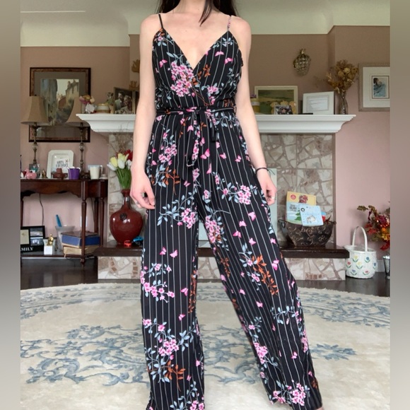NWOT Japna Floral Jumpsuit - Picture 6 of 8
